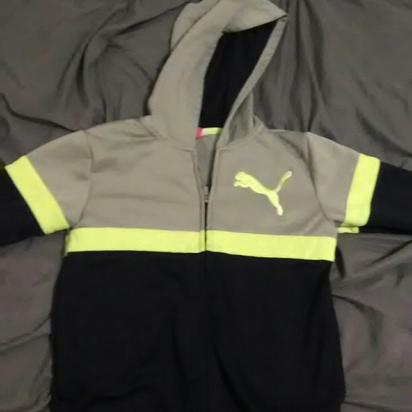 4 Little boys long sleeves - Picture 4 of 4